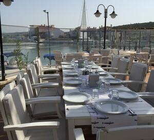 Port Villa Deniz Restaurant Alacati Izmir